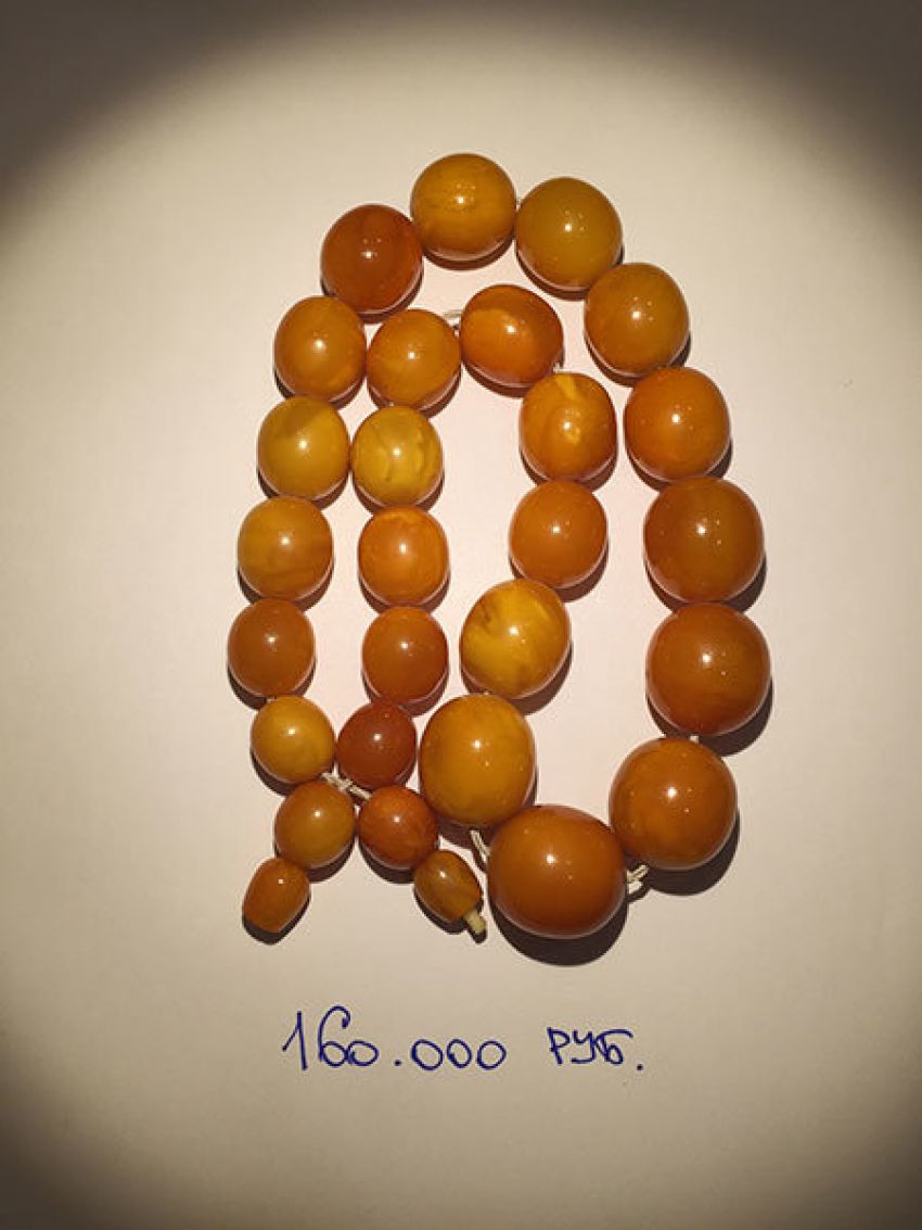 Янтарные бусы