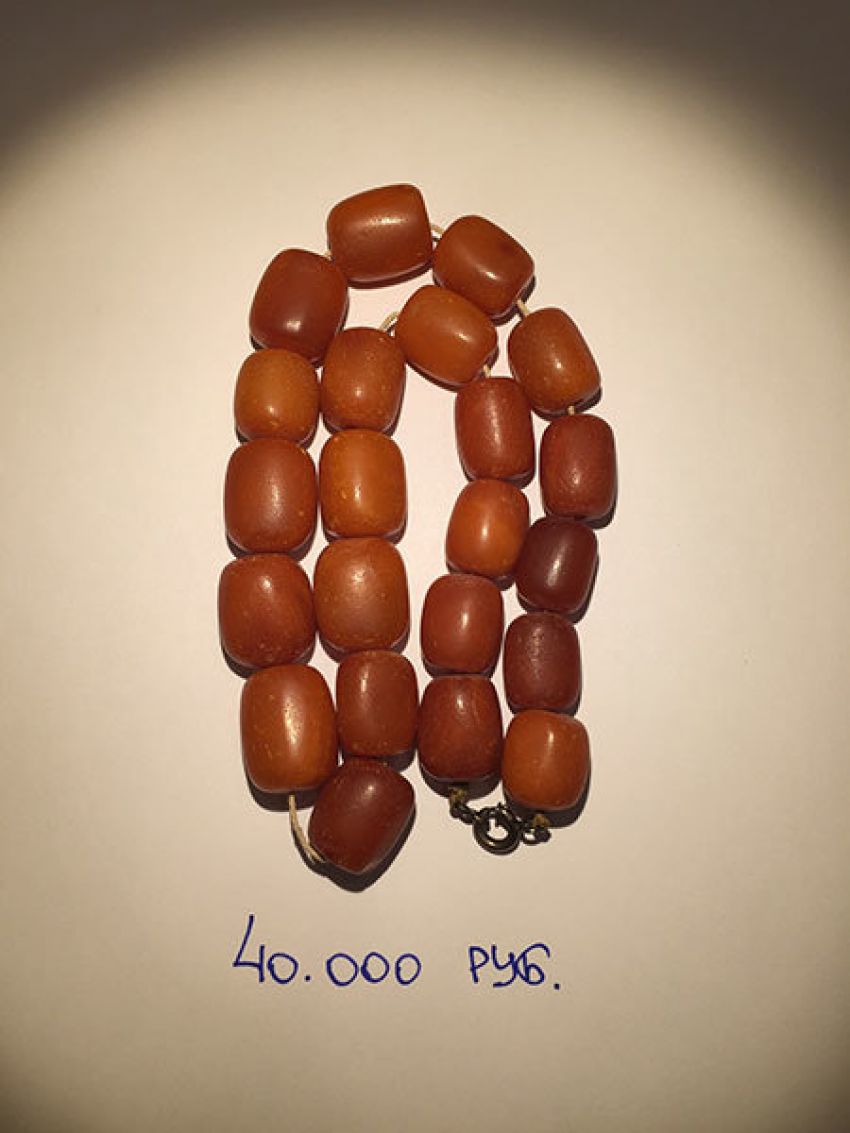 Янтарные бусы