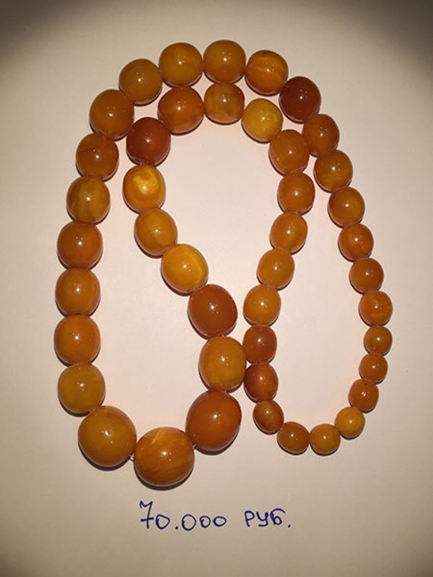 Янтарные бусы